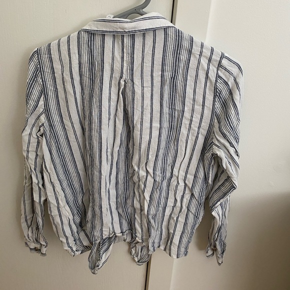 Reitmans Striped Button Up - Picture 2 of 3
